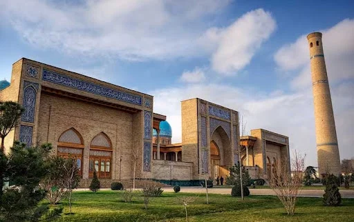 Hazrati Imom majmuasi